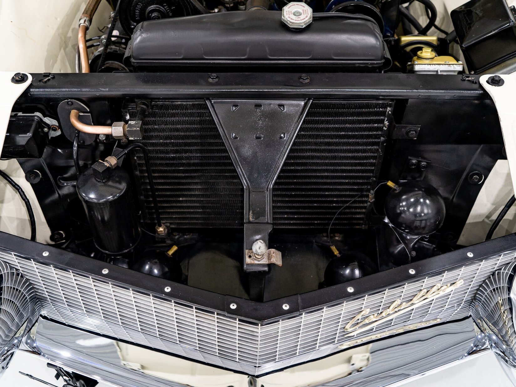 1956 Cadillac Eldorado Seville With Factory A/C | PRIX EN USD White Montreal - photo #57
