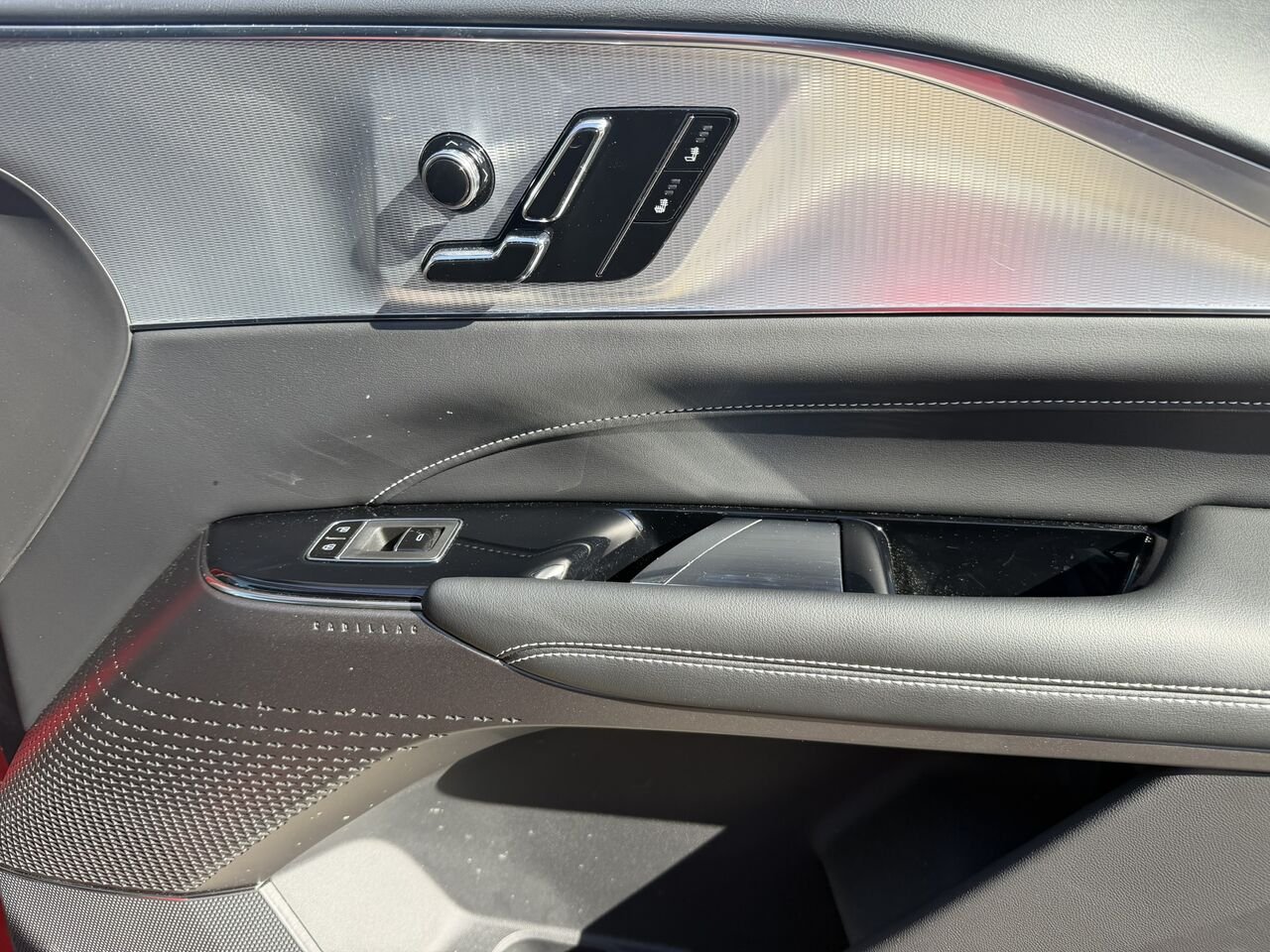 2024 Cadillac LYRIQ Tech FINANCEMENT À PARTIR DE 0.99% Red Laval - photo #19