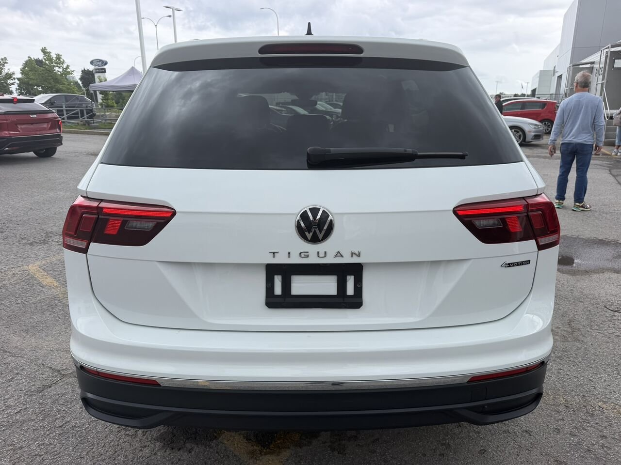 2024 Volkswagen Tiguan Comfortline 4MOTION White Laval - photo #9