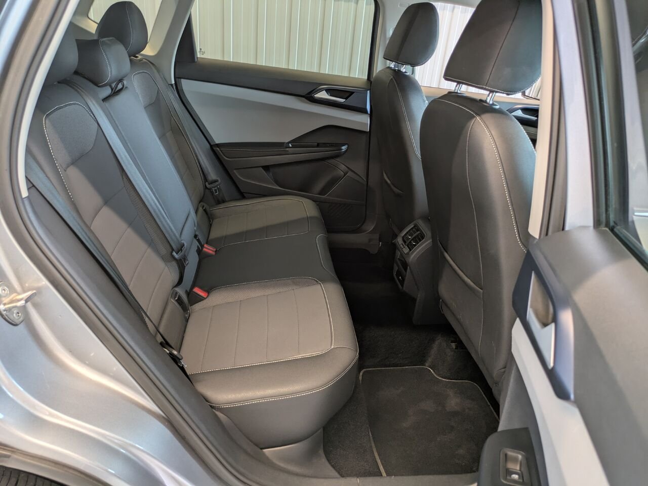 Volkswagen Taos 2024 Gris Gatineau - photo #17