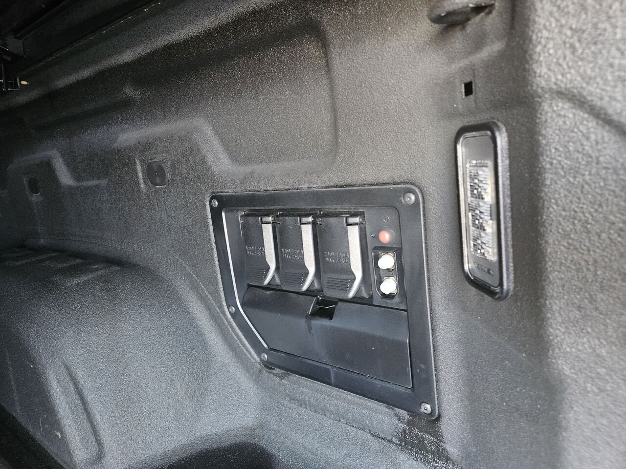 Chevrolet Silverado EV RST cabine multiplace e4RM 2024 Noir Thetford Mines - photo #27