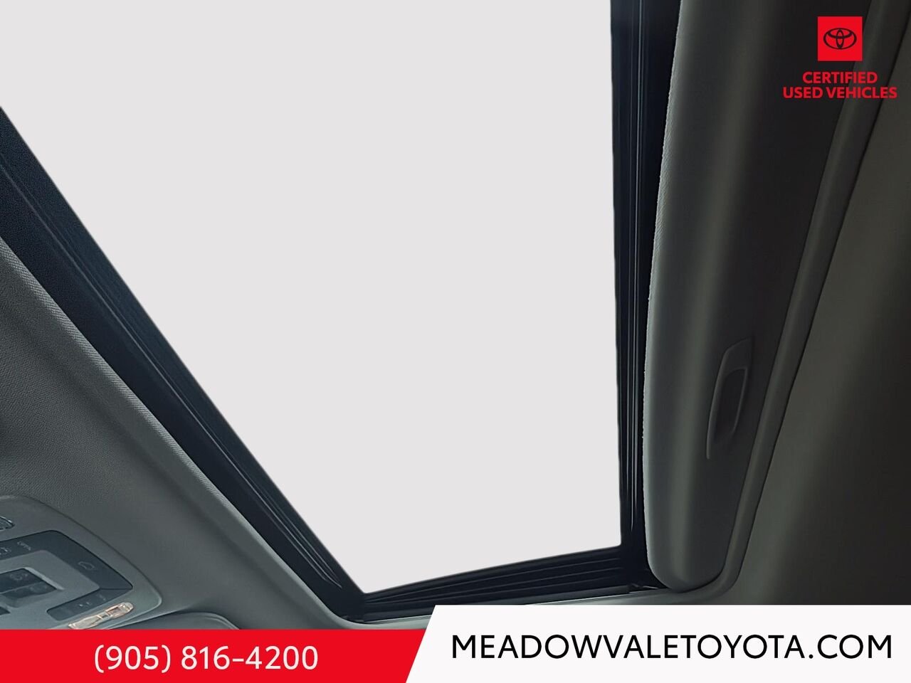 2024 Toyota Sienna One Owner, 4 New Tires, Midnight Black Metallic Mississauga - photo #10