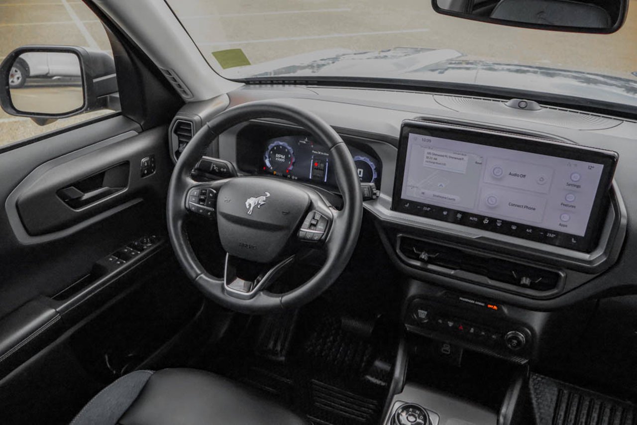 2025 Ford Bronco Sport Outer Banks 4x4 Azure Gray Metallic Sherwood Park - photo #27