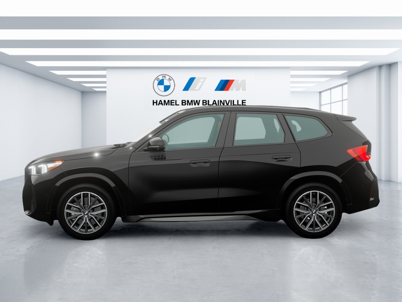 2026 BMW X1 xDrive28i Black Sapphire Metallic Blainville - photo #3