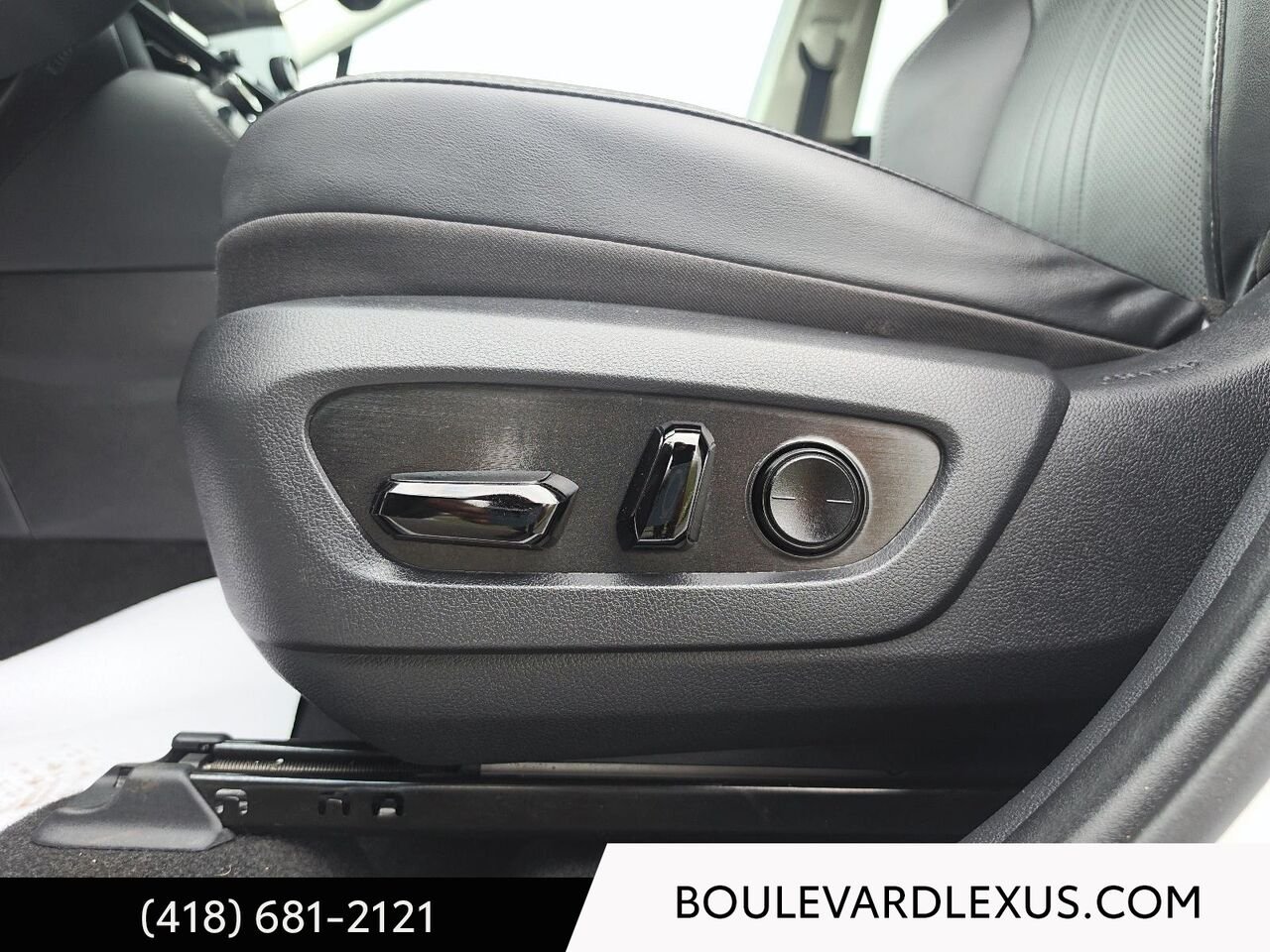 2022 Lexus NX White Quebec - photo #9