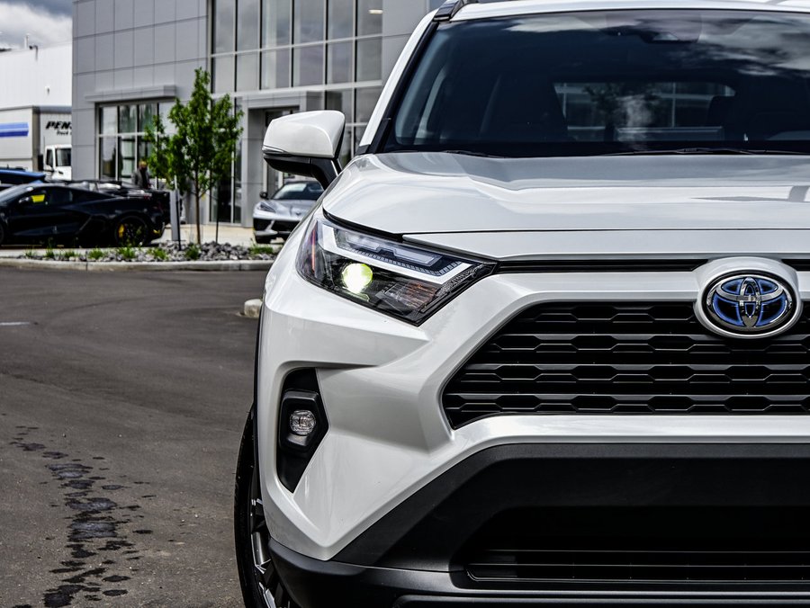 2024 Toyota RAV4 2024 White w/Black Roof