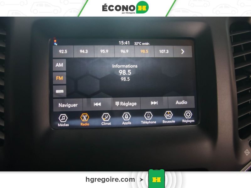 2019 Jeep Cherokee Green Laval - photo #9