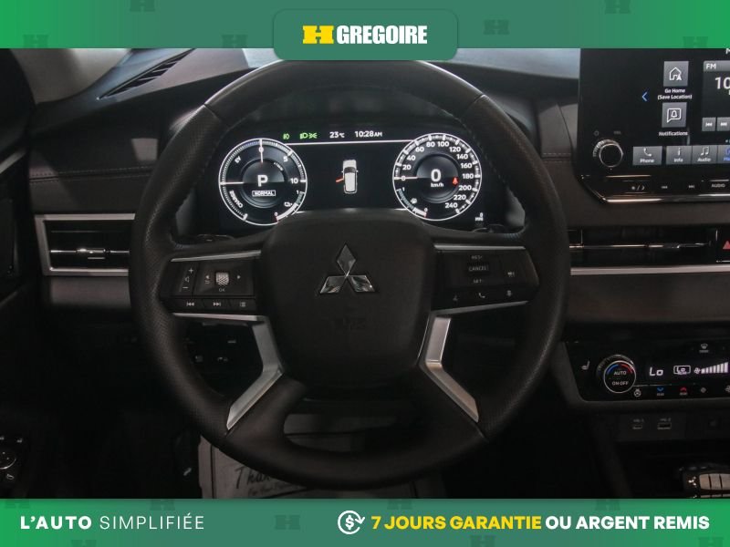 2025 Mitsubishi Outlander White Saint-Eustache - photo #25