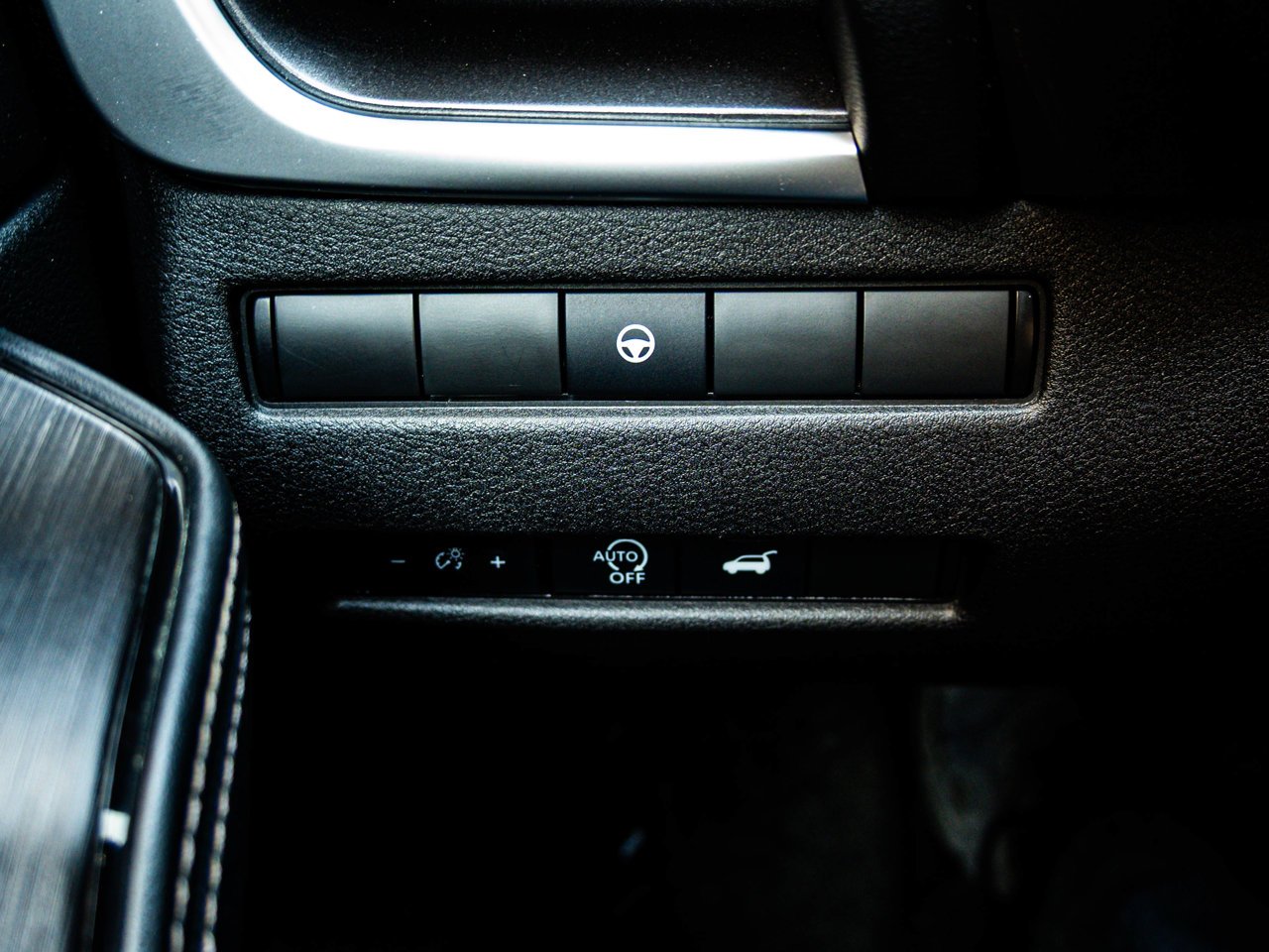 2025 Nissan Rogue AWD SV Moonroof Black Sherwood Park - photo #18