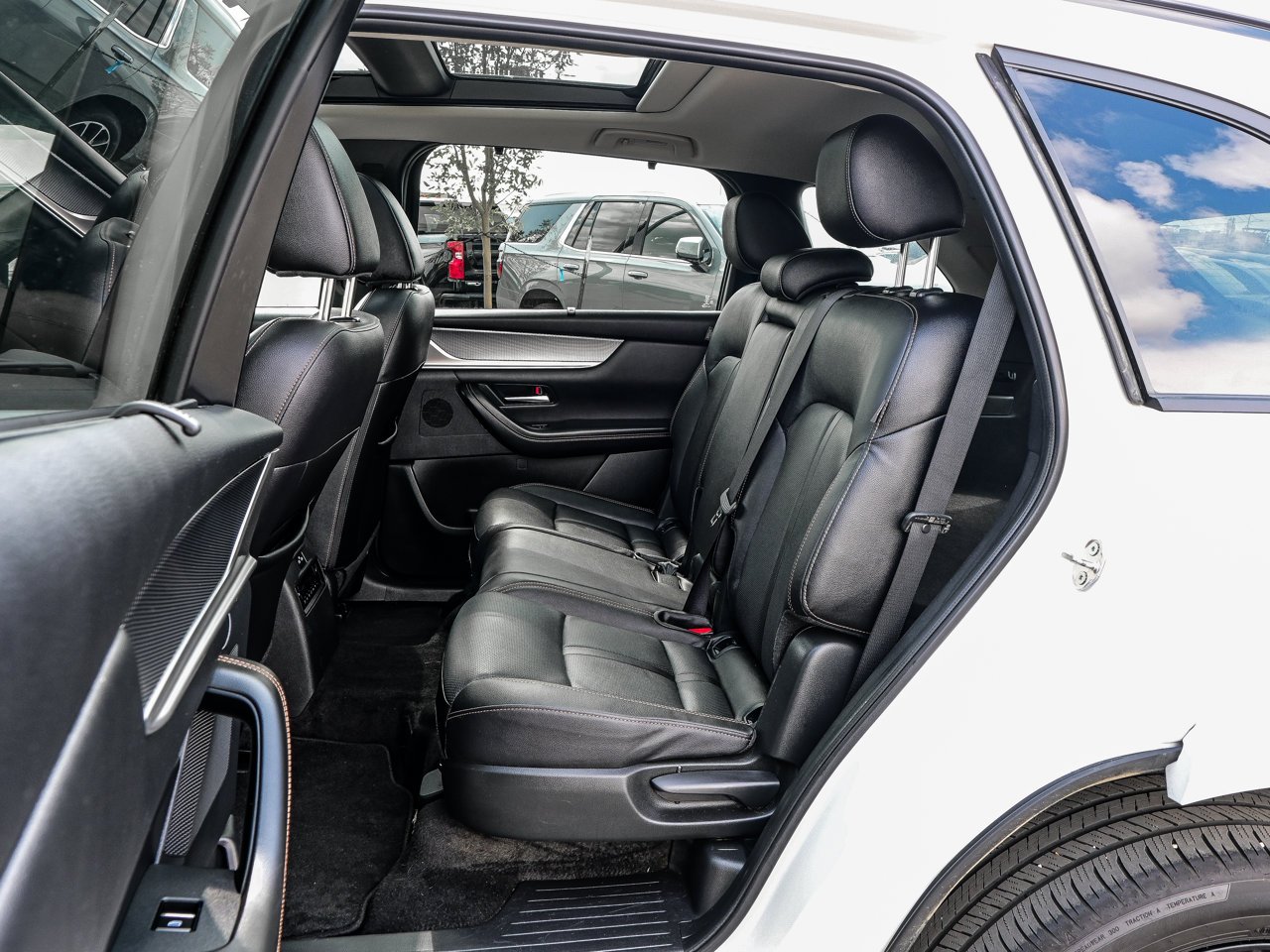 2025 Mazda CX-70 MHEV GT AWD White Sherwood Park - photo #31