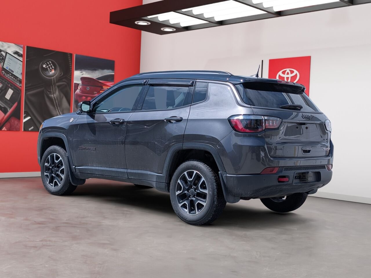 Jeep Compass Trailhawk/SIÈGES CHAUFFANTS/VOLANT CHAUFFANT/AC/CAMÉRA DE RECUL 2021 Gris Sherbrooke - photo #1