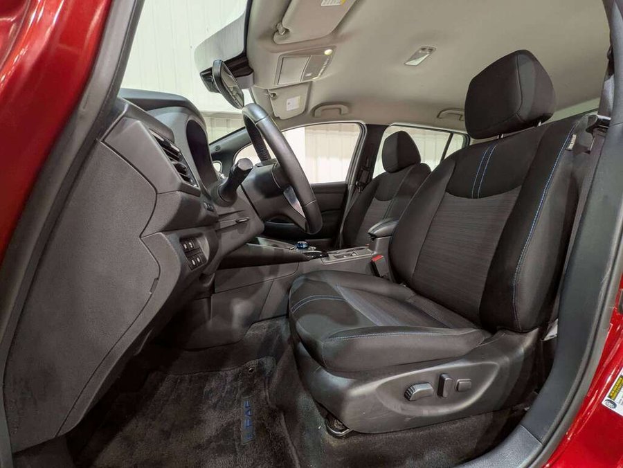 2019 Nissan LEAF Red