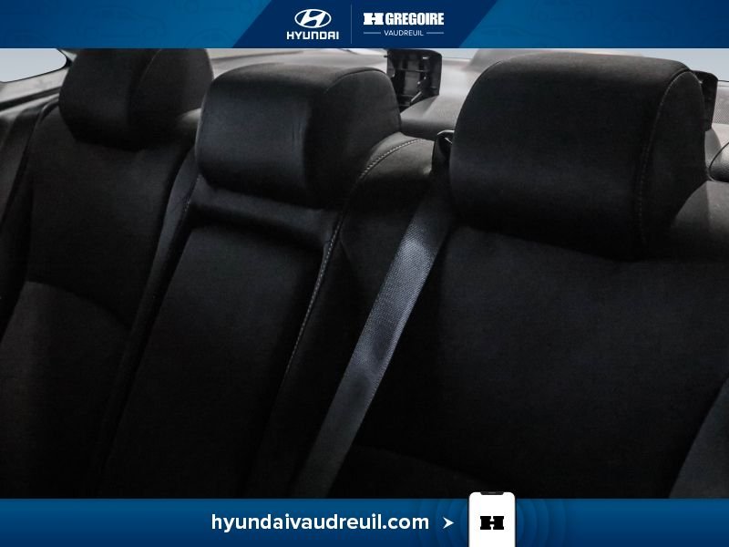 2018 Honda Civic White Blainville - photo #18