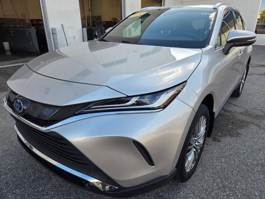 2024 Toyota VENZA 2024 Titanium Glow