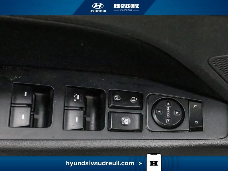 Hyundai Elantra 2017 Blanc Saint-Eustache - photo #16