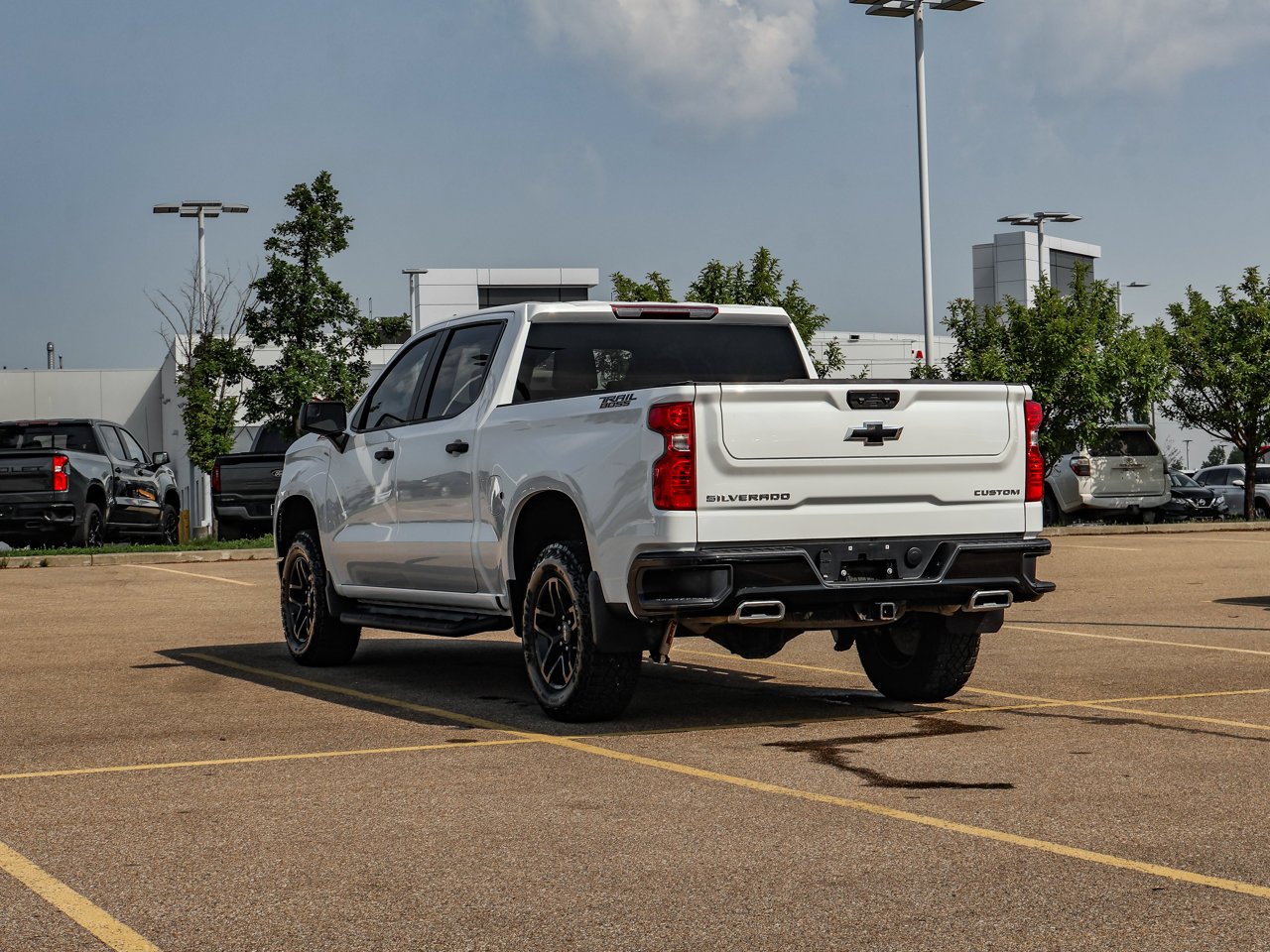 2024 Chevrolet Silverado 1500 4WD Crew Cab 147 Custom Trail Boss White Sherwood Park - photo #5