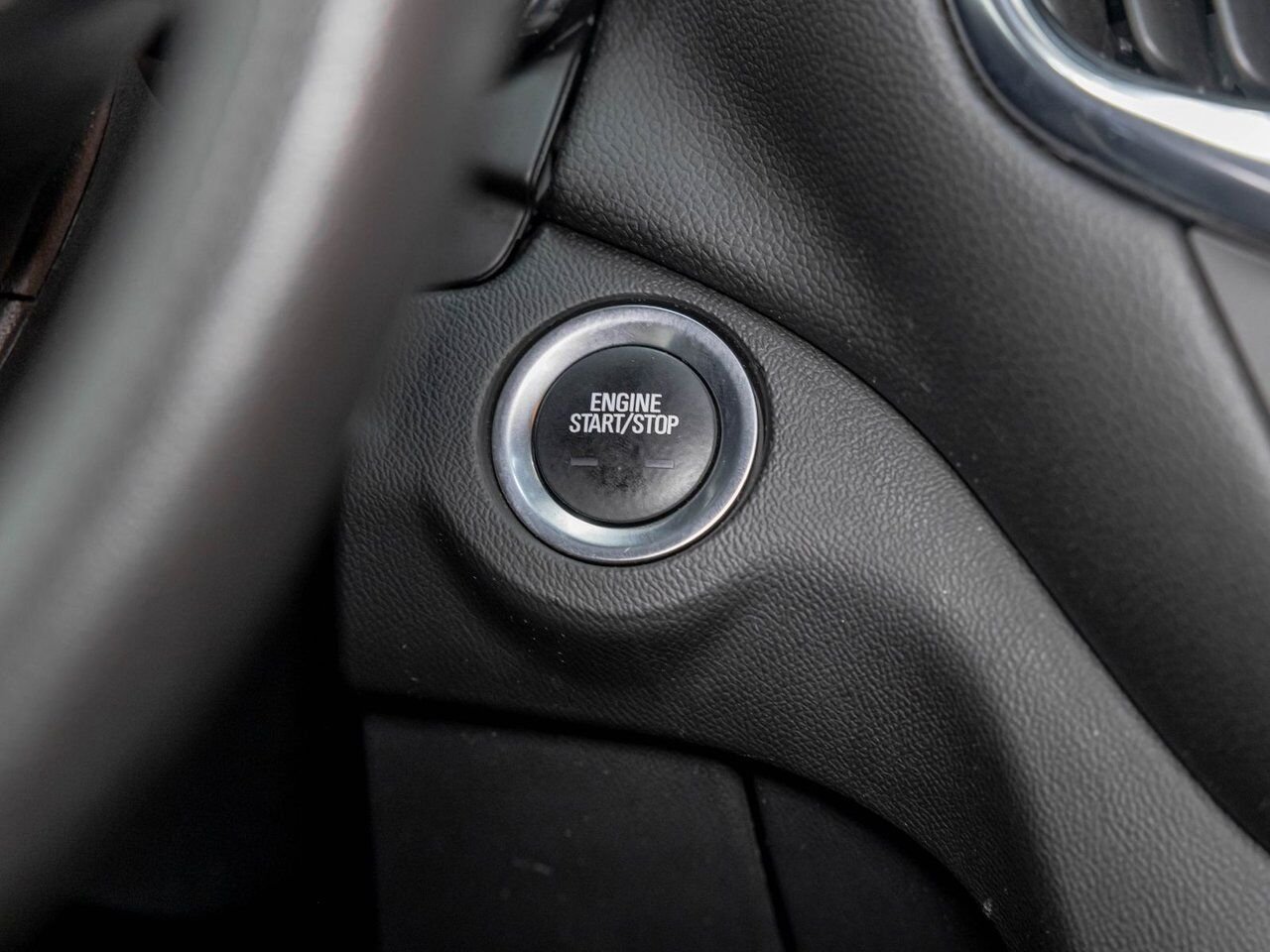 2023 Chevrolet Equinox LT AWD *SIÈGES CHAUFF* CARPLAY BLUETOOTH WIFI USB Black Saint-Jérôme - photo #23