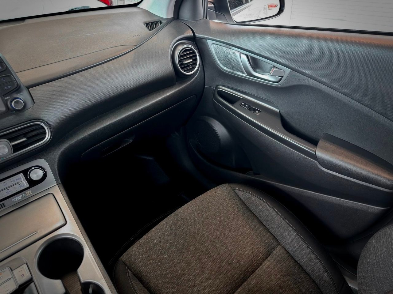 Hyundai Kona électrique 2021 Blanc Notre-Dame-des-Prairies - photo #18