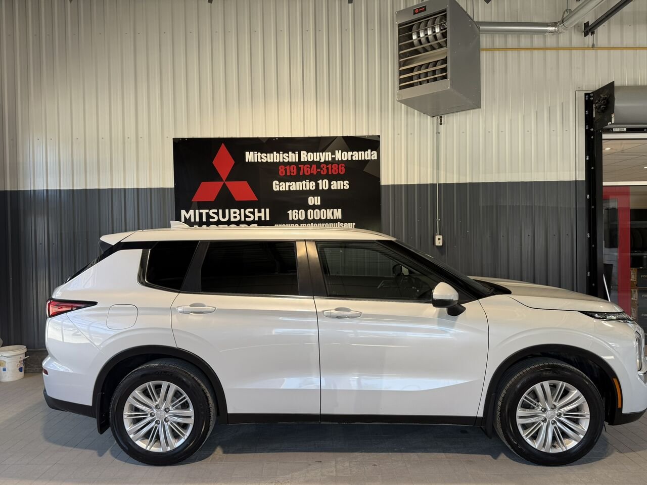 Mitsubishi Outlander ES S-AWC 2022 Blanc Rouyn-Noranda - photo #3
