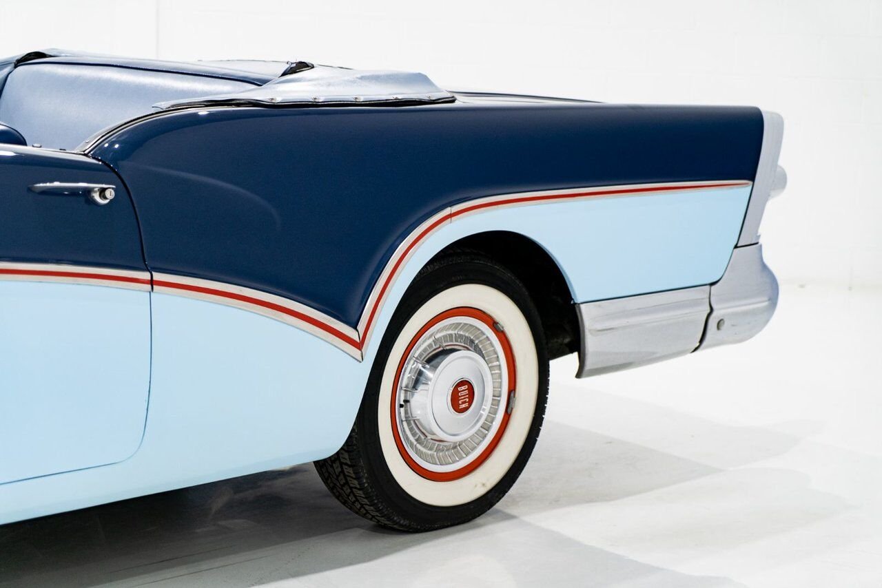 Buick Special 364/300HP NailHead 1 of only 2,056 | PRICE IN USD 1957 Bleu Montréal - photo #30