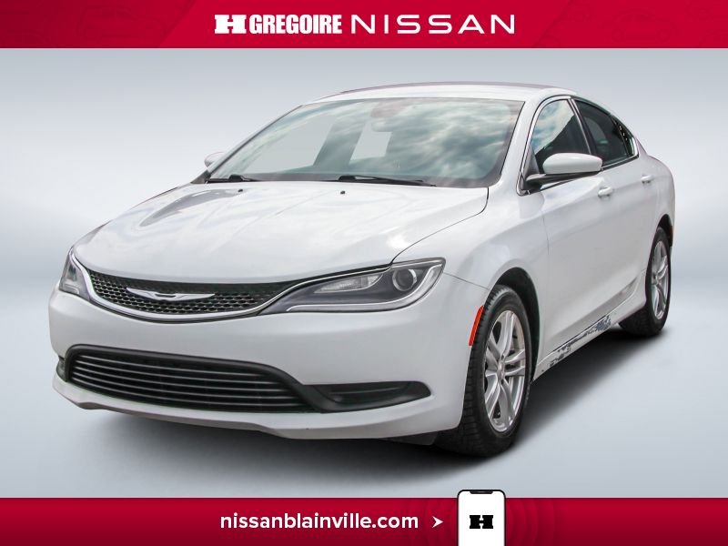 2015 Chrysler 200 White Laval - photo #1
