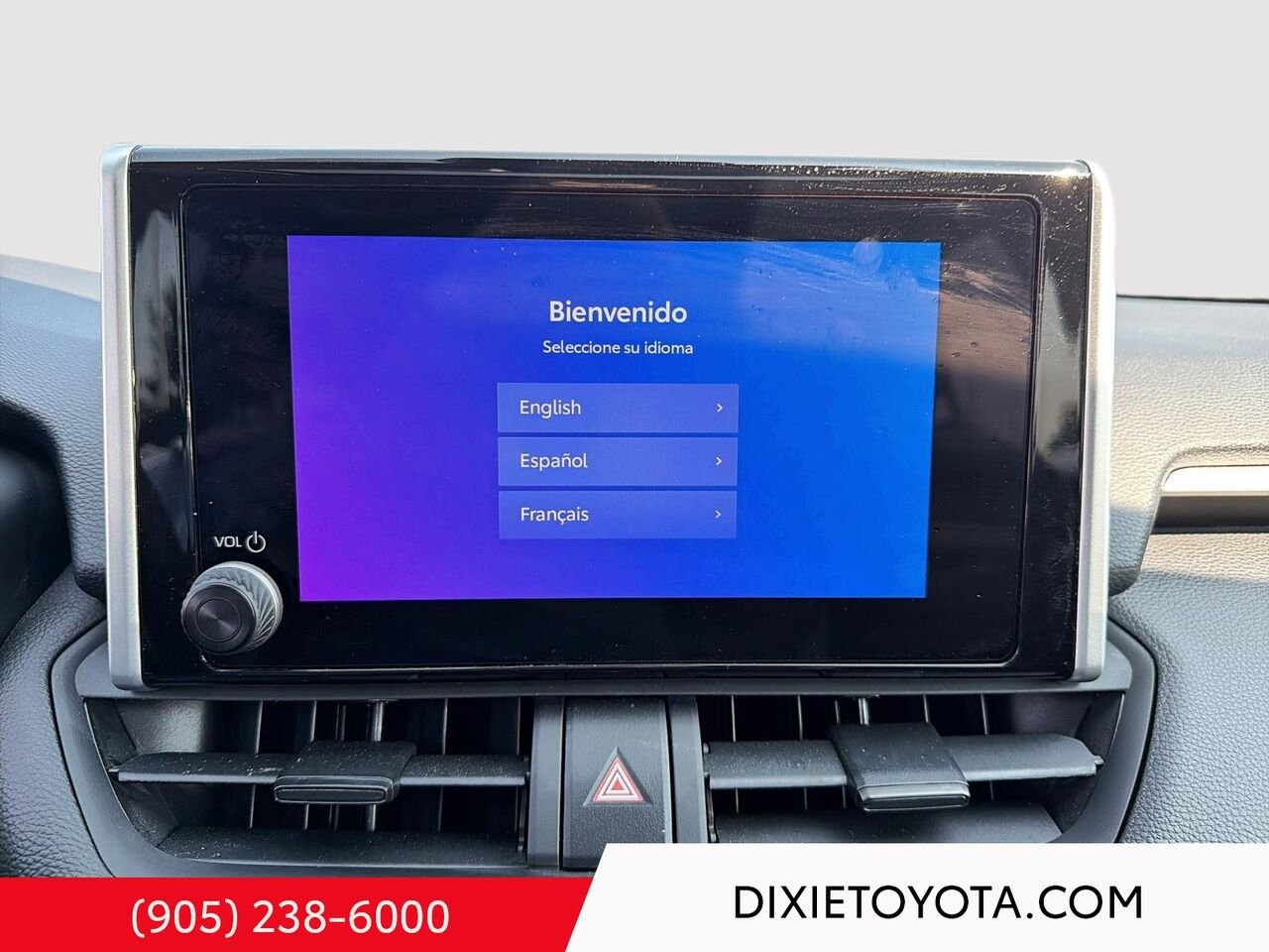 2025 Toyota RAV4 Hybrid XLE AWD / CLEAN CARFAX / HEATED SEATS / MOONROOF / ALLOY WHEELS / CARPLAY AND ANDROID AUTO Blue Mississauga - photo #14
