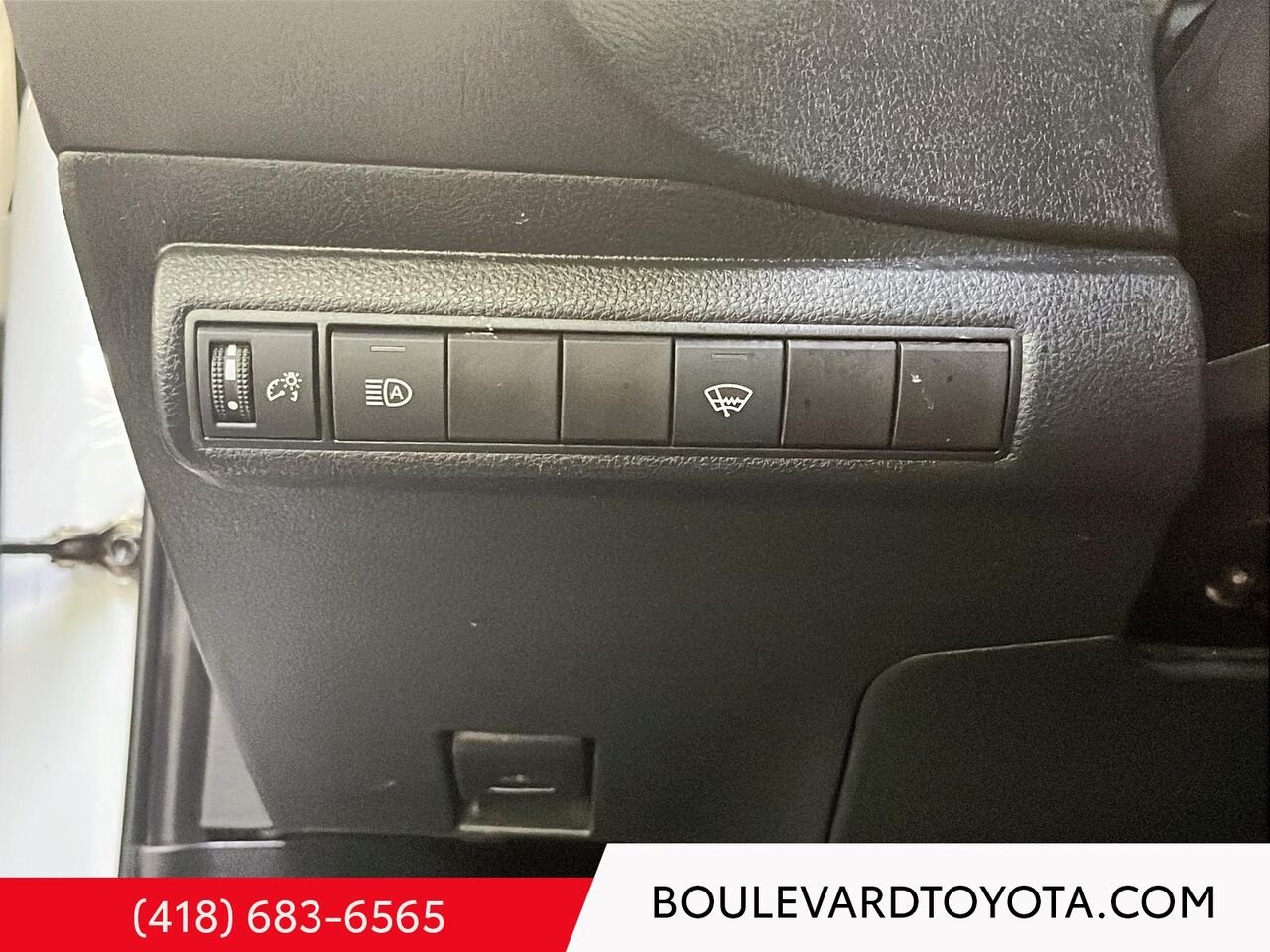 Toyota Corolla 99687A-17 | LE 2022 Blanc Québec - photo #10