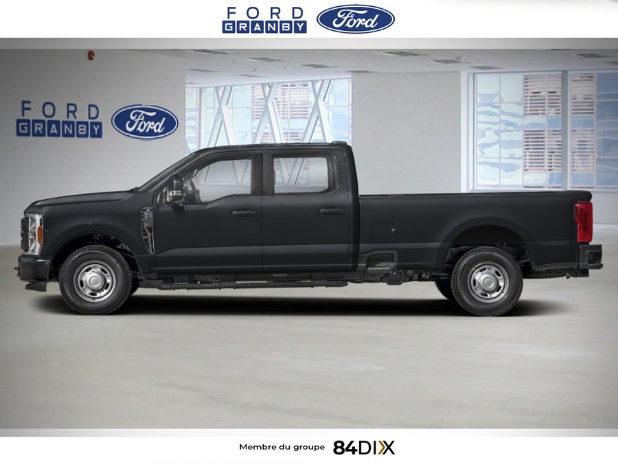 Ford Super Duty F-250 SRW XL cabine 6 places 4RM caisse de 8 pi 2026 Noir agate métallisé