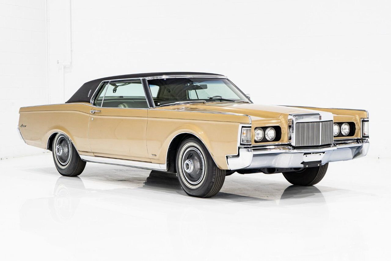 1969 Lincoln Continental Only 687 miles from new. Unrestored example **PRICE IN USD** Gold Montreal - photo #27