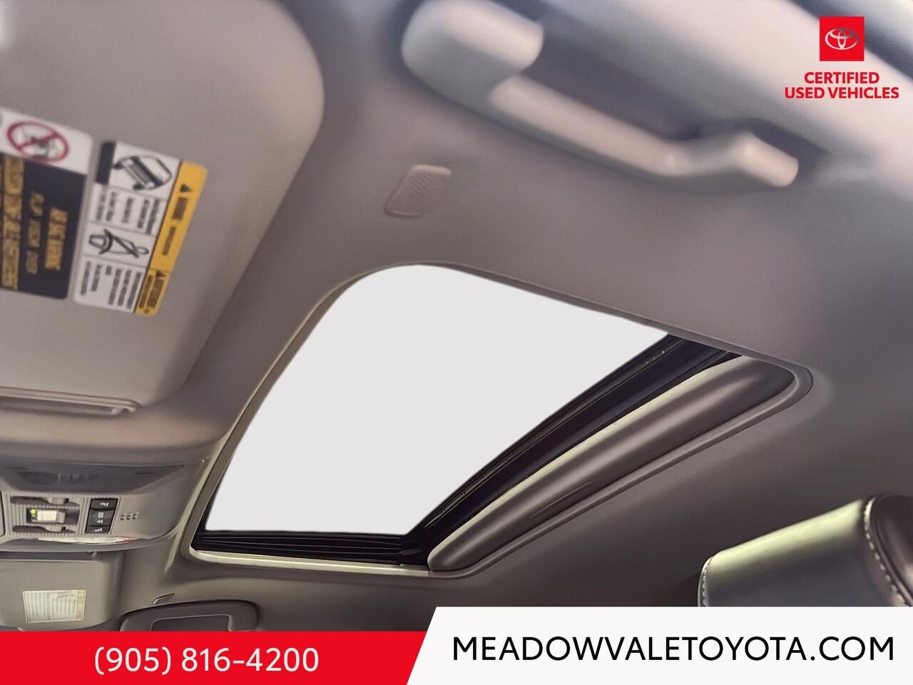 2025 Toyota RAV4 One Owner, Clean Car Fax, Power Sunroof, Power Trunk, Power Seat, Softex Leather Seating Wind Chill Pearl Mississauga - photo #10