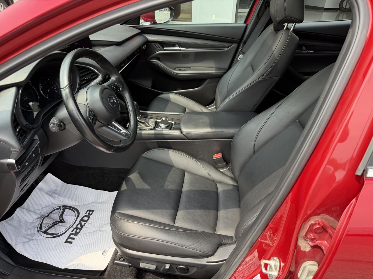 2025 Mazda Mazda3 Sport Red Lac Mégantic - photo #9