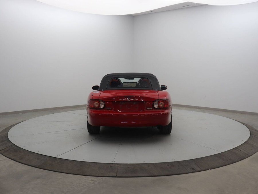 2004 Mazda MX-5 Miata 2004 Red