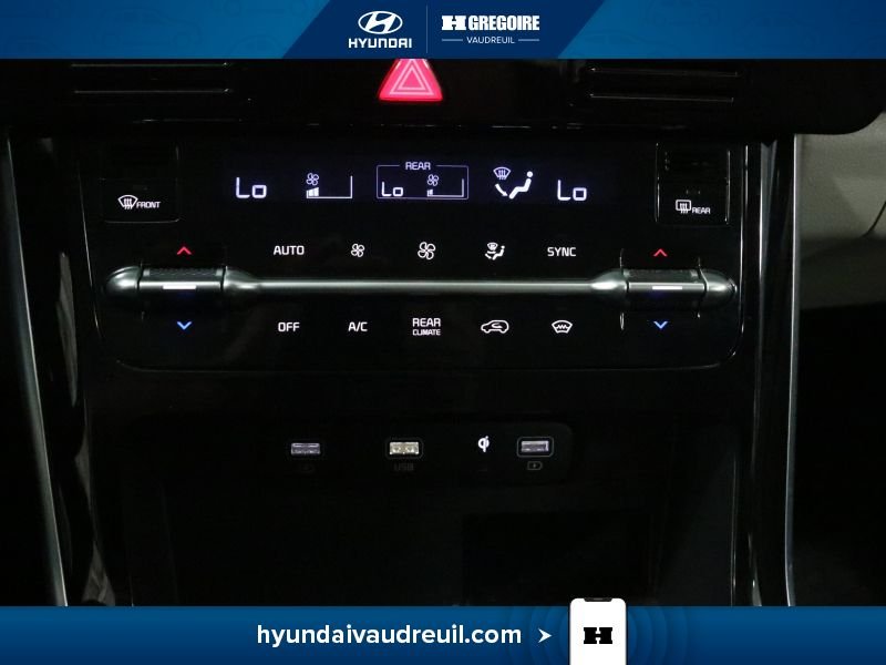 2022 Kia Carnival White Laval - photo #33