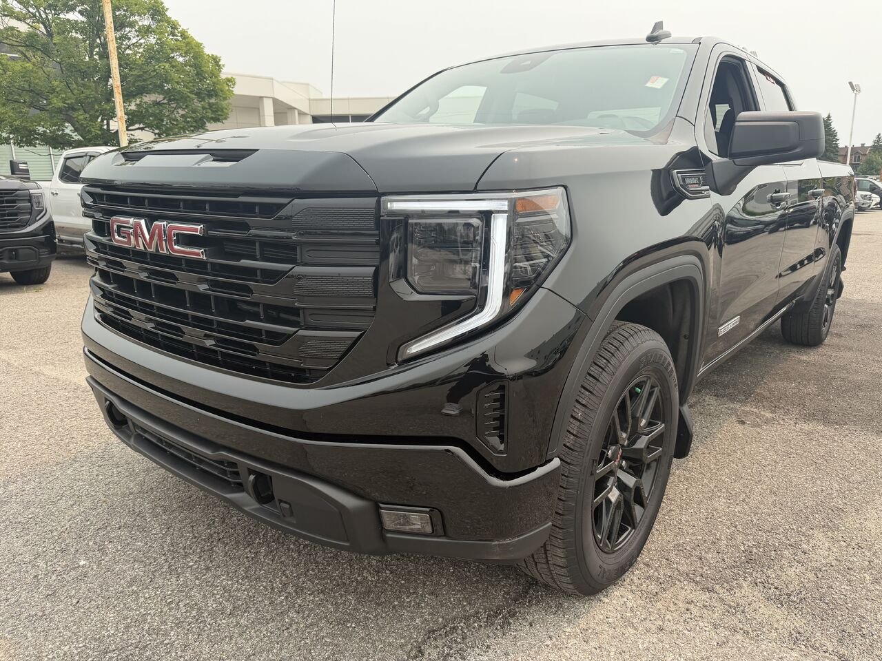 GMC SIERRA K1500 ELEVATION Elevation cabine multiplace 4RM 157 po 2025 Noir Ottawa & Gatineau - photo #0