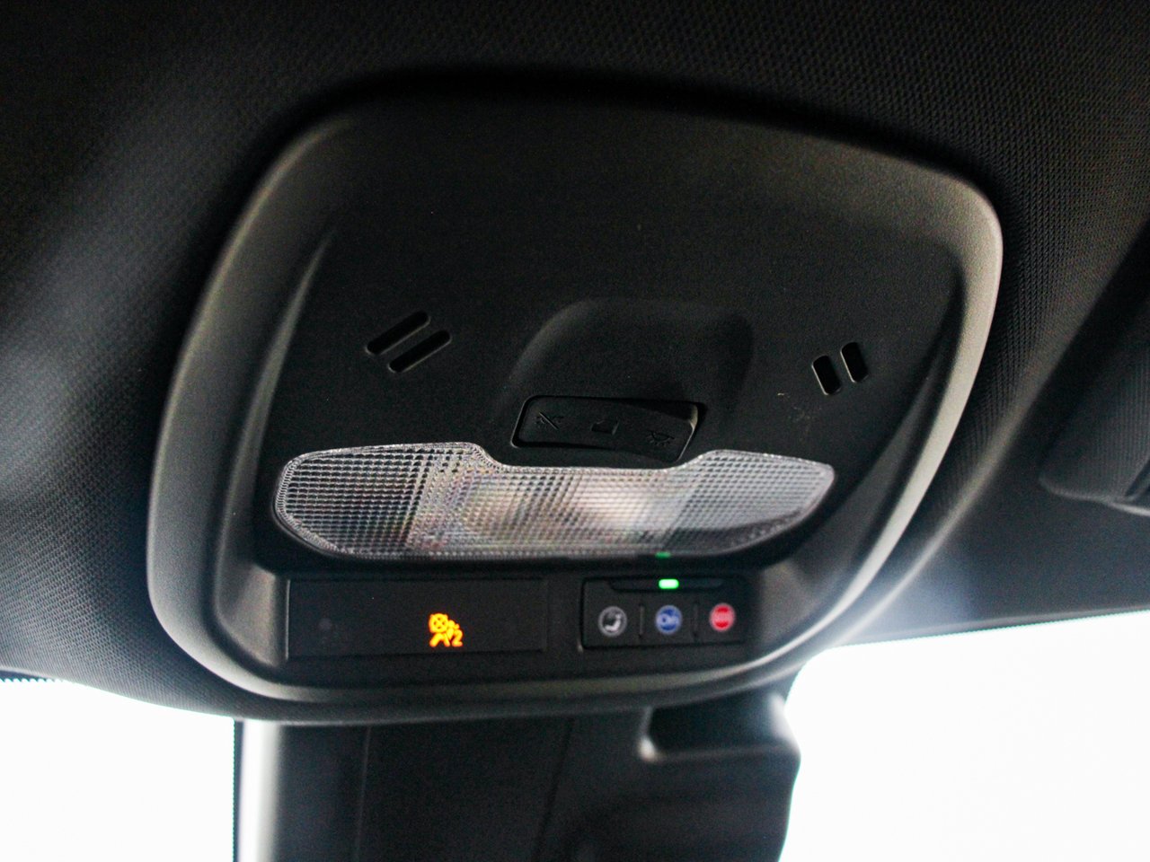 2024 Chevrolet Trax FWD 4dr 2RS Yellow Sherwood Park - photo #26