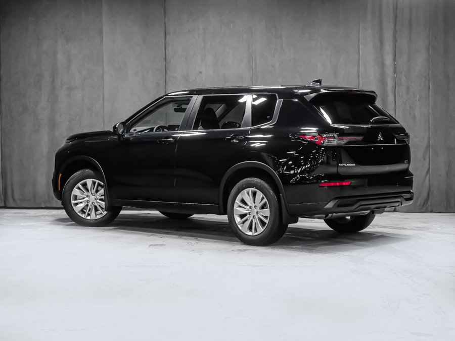 2026 Mitsubishi Outlander ES Labrador Black