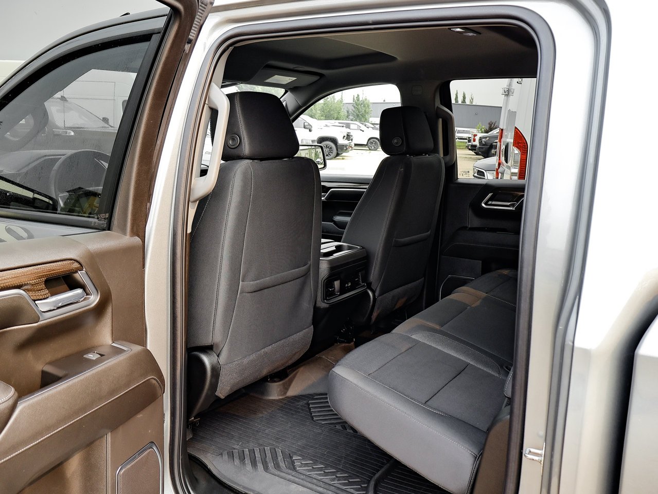 2024 Chevrolet Silverado 1500 4WD Crew Cab 147 RST Grey Sherwood Park - photo #25