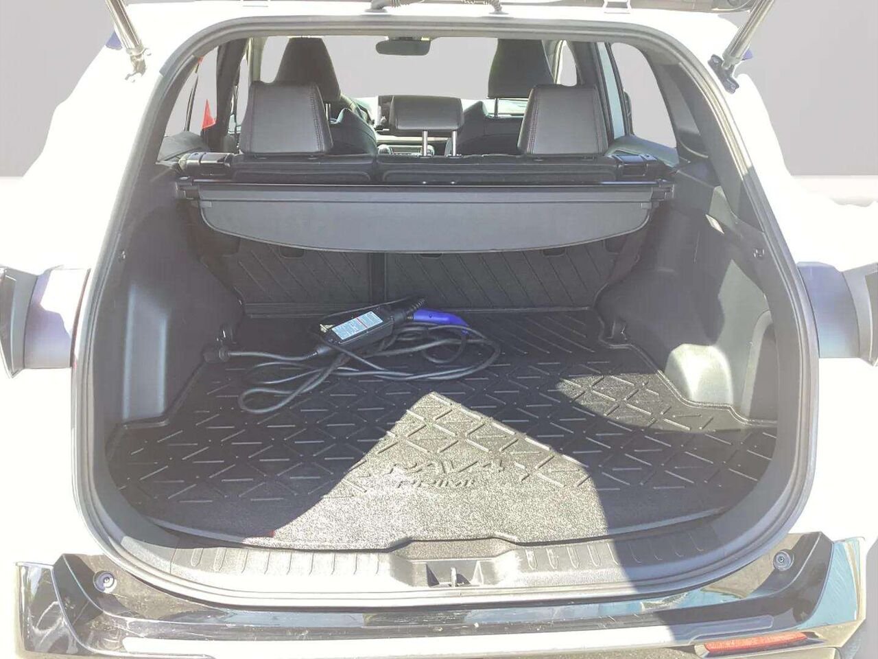 2023 Toyota RAV4 Prime Wind Chill Pearl Gatineau - photo #20