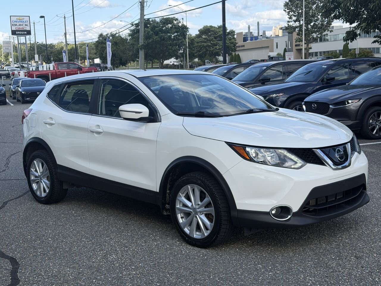 2018 Nissan Qashqai White Ste-Marie - photo #3