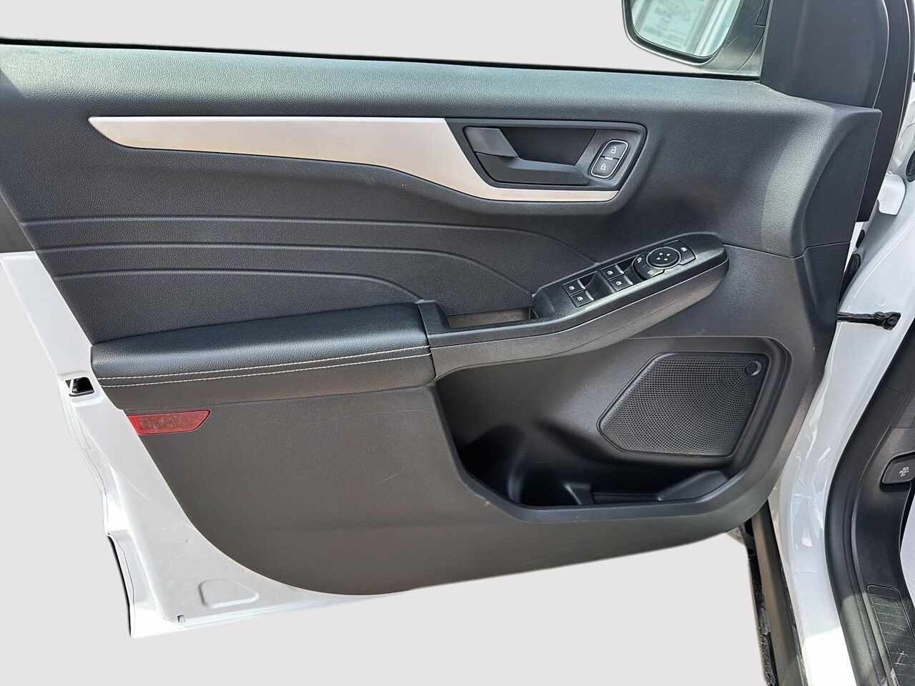 2022 Ford Escape White Rouyn-Noranda - photo #9