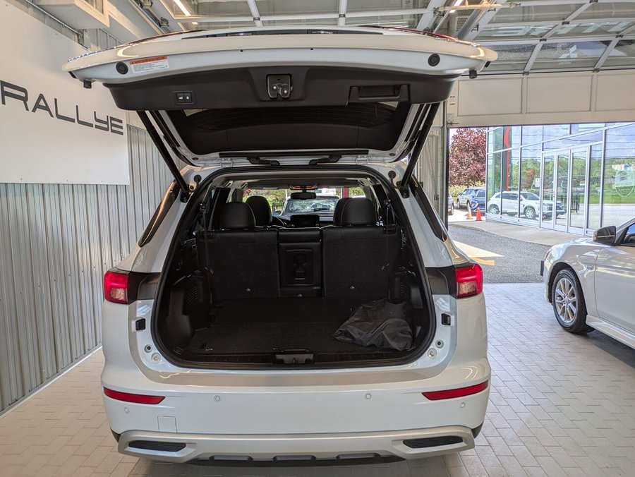 2023 Mitsubishi Outlander Plug-In Hybrid SEL AWD White
