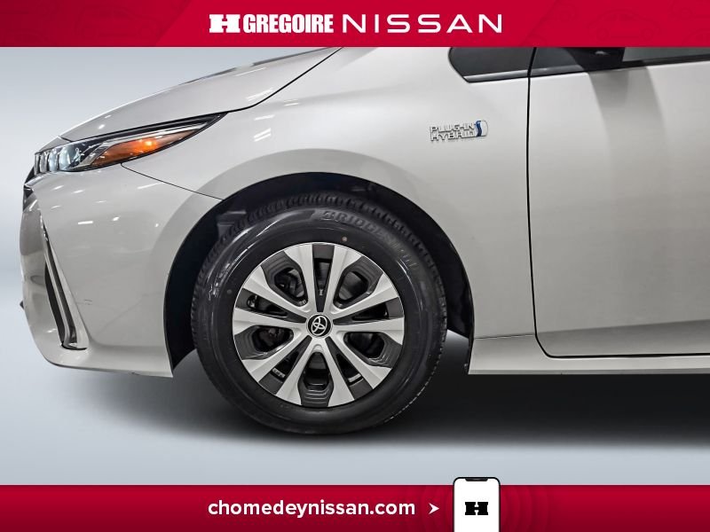 2022 Toyota Prius White Blainville - photo #11