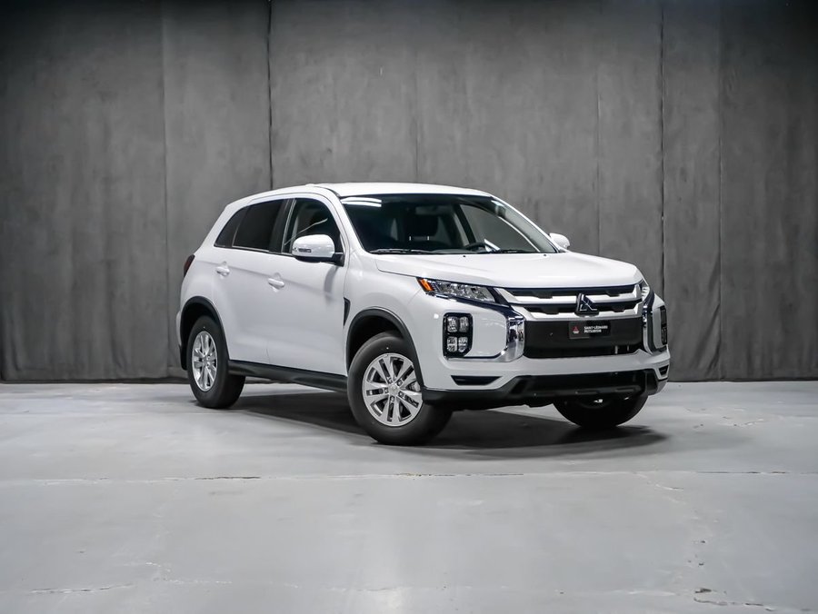 2026 Mitsubishi RVR SE White Diamond