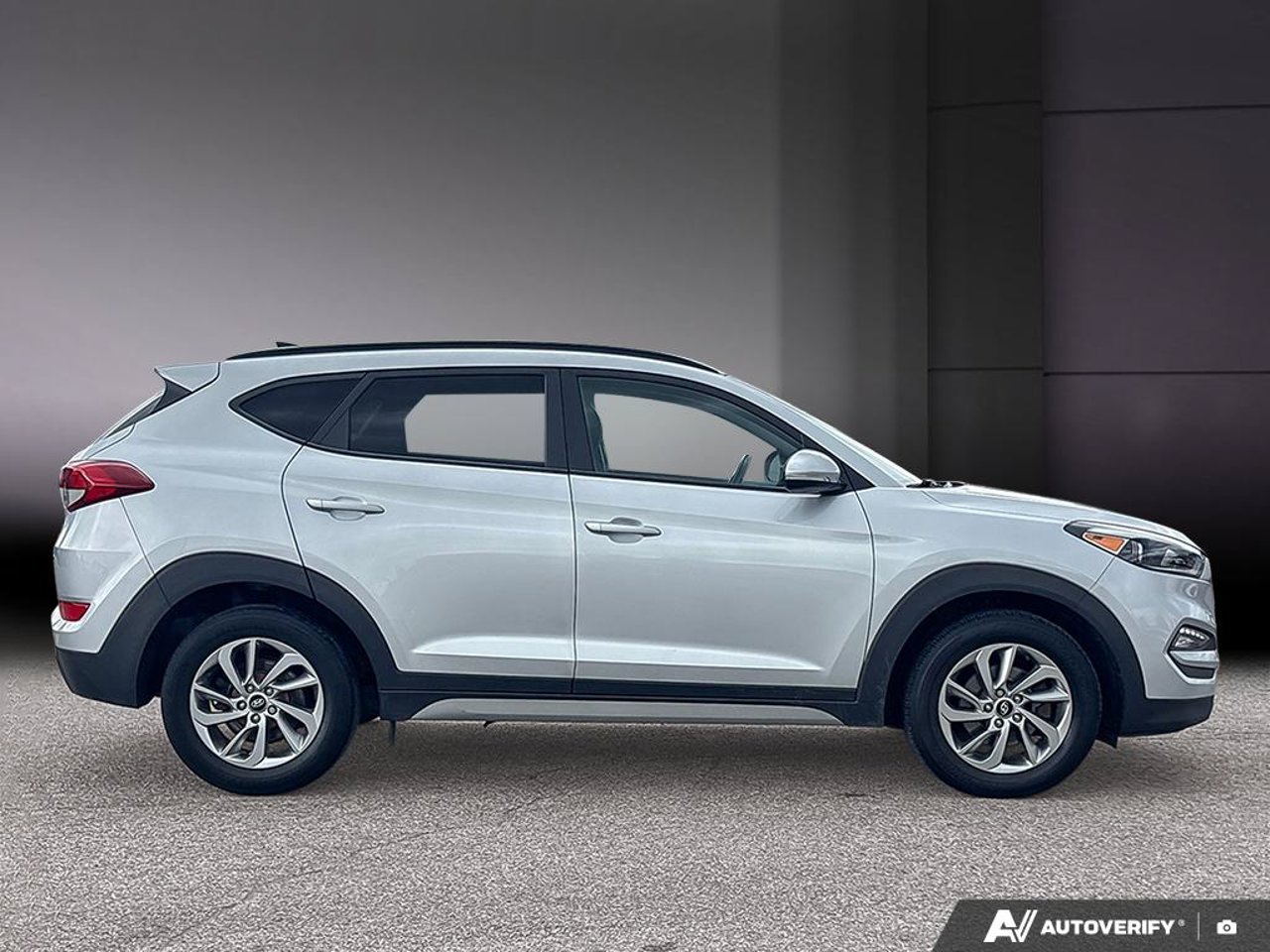 Hyundai Tucson KM8J3CA42JU790048 2018 Gris Mirabel - photo #5