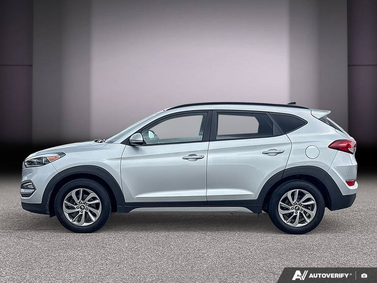 Hyundai Tucson KM8J3CA42JU790048 2018 Gris Mirabel - photo #1