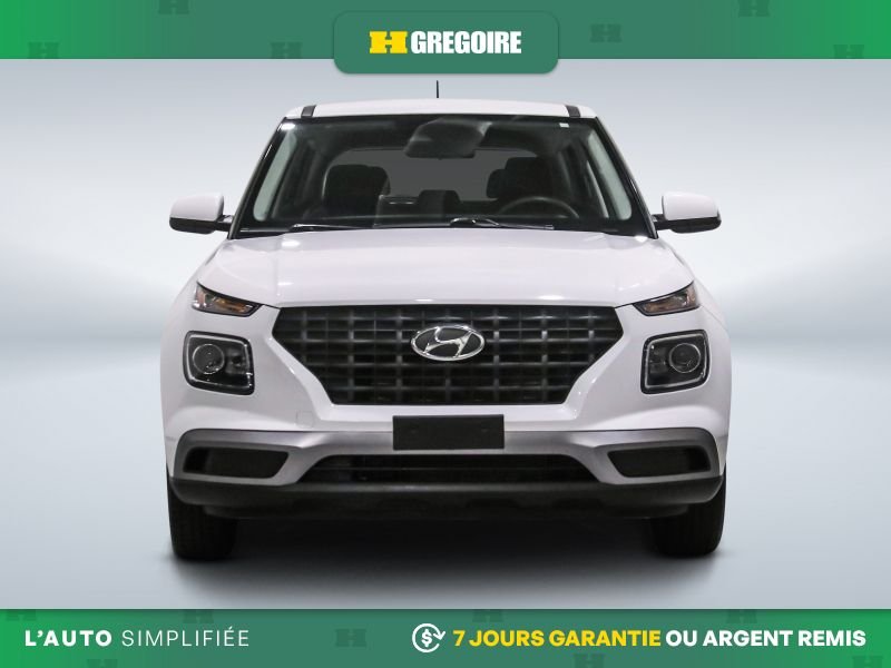 2024 Hyundai Venue White Laval - photo #1