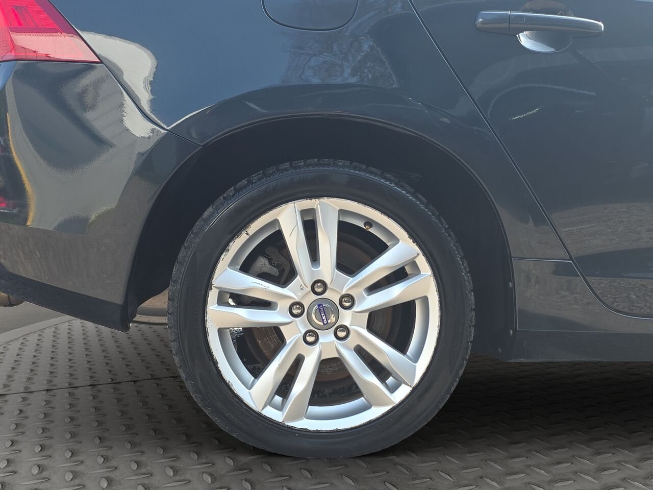 Volvo S60 Berline 4 portes T5 traction intégrale, sièges en cuir, toit ouvrant 2013 Val-David - photo #24