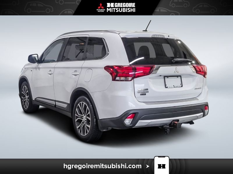 2016 Mitsubishi Outlander White Laval - photo #5