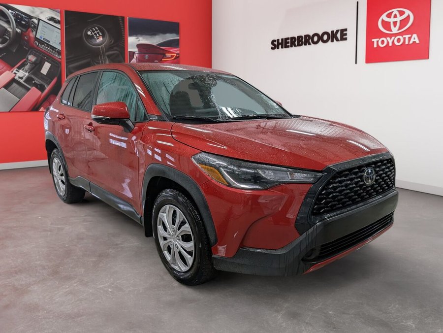 2023 Toyota Corolla Cross 2023 Barcelona Red Metallic