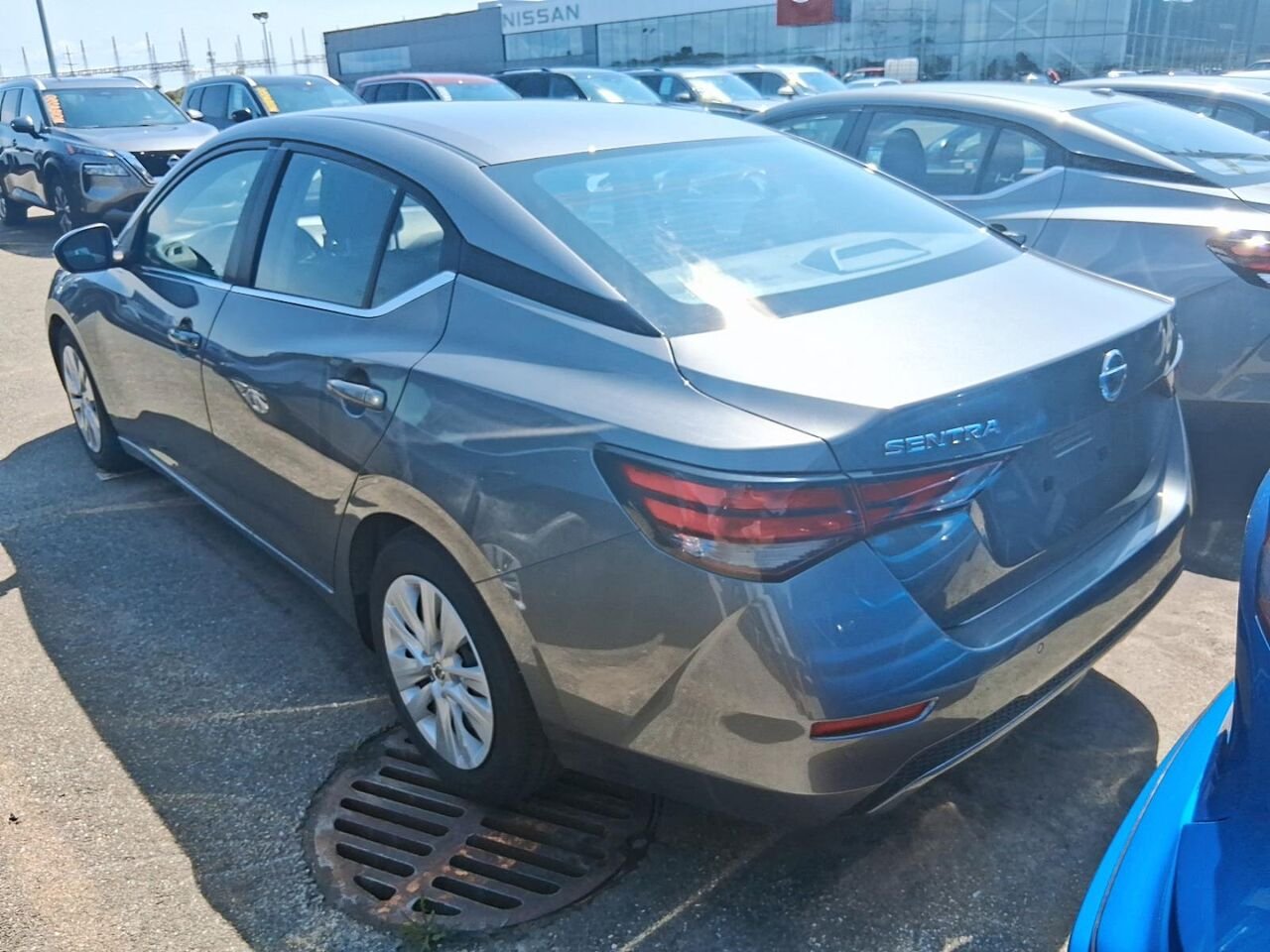 Nissan Sentra S 2023 Gris Québec - photo #1